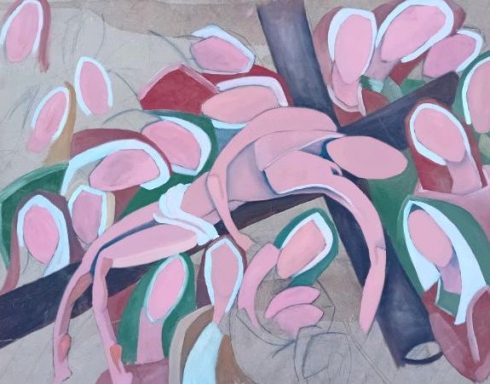 Abstrakt komposition med rosa former och grönskande inslag.